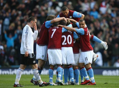 今年上海双雄争冠战启用外籍裁判，去年的主裁为傅明、李海新（上海双雄争冠大战今年启用外籍裁判，去年主哨为傅明、李海新）