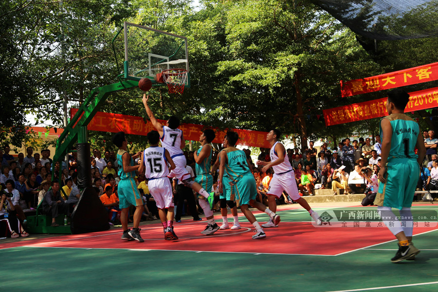 这个动作不吹？全场炸锅（这一动作有多猛？全场瞬间沸腾）