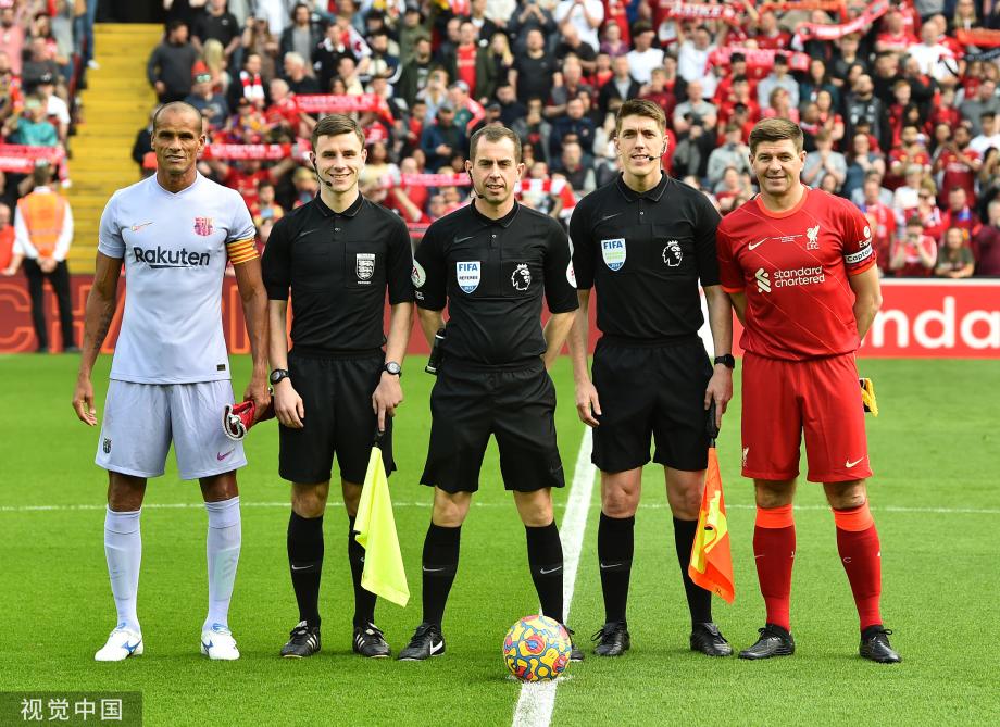 里程碑！德里克·怀特命中职业生涯第1000记三分（生涯里程碑！德里克·怀特投进第1000个三分球）