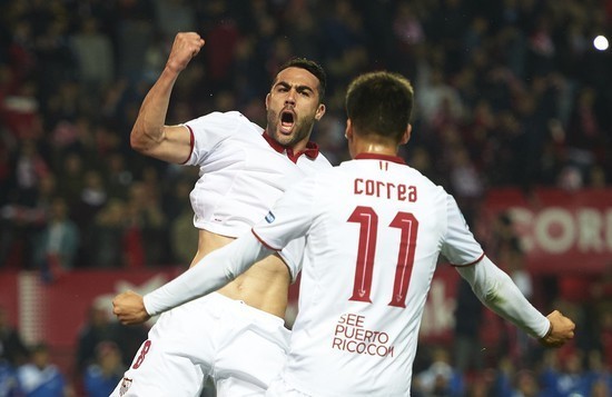 国足未来第一左后卫：华裔球星90万欧转会费登陆波兰联赛！（国足潜在头号左后卫：华裔新星以90万欧转会费加盟波兰联赛）