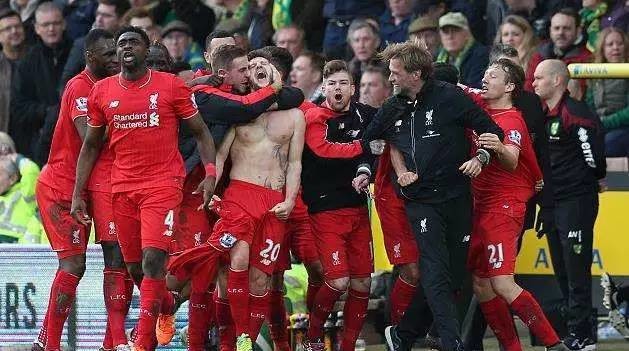 34胜2平，拜仁欧冠小组／联赛阶段主场36场不败（拜仁欧冠小组赛／联赛阶段主场保持36场不败，战绩34胜2平）