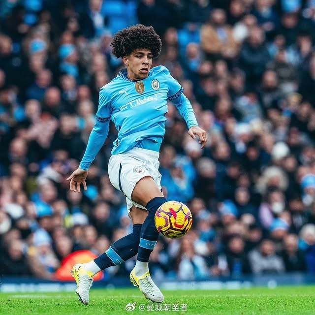 马内：萨拉赫是那种一看到球门就谁也不看的人，这是他的天性（马内：萨拉赫眼里只有球门，这是他的本能）